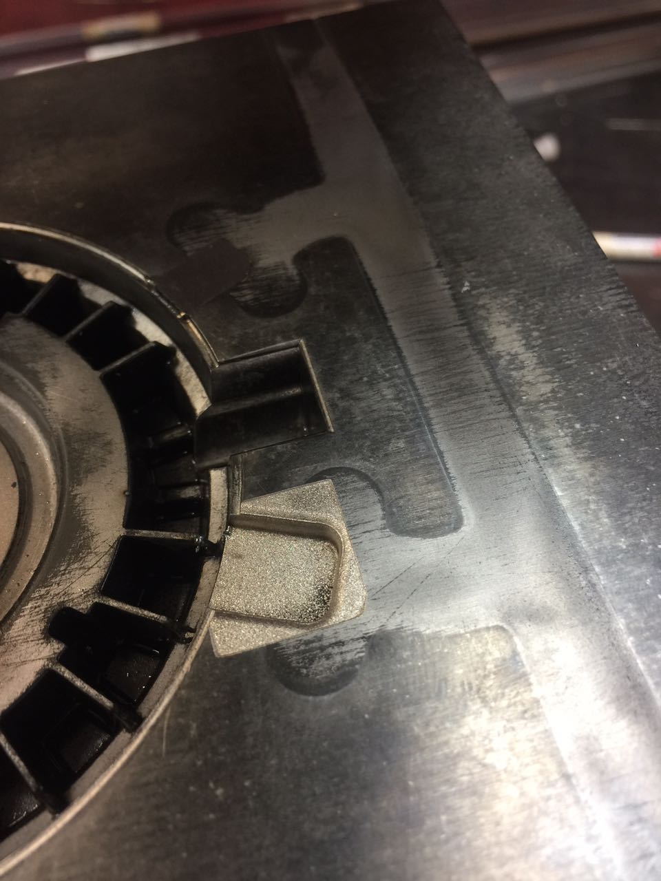 Reparación de moldes de inyección con soldadura láser PRIVARSA