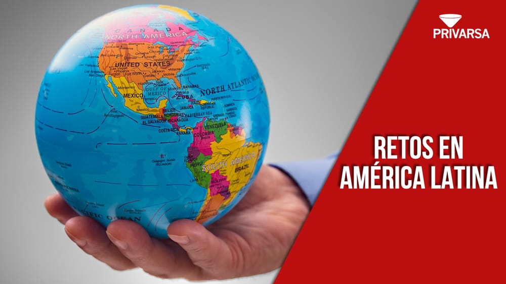 mano sosteniendo un planeta de adorno - banner de PRIVARSA